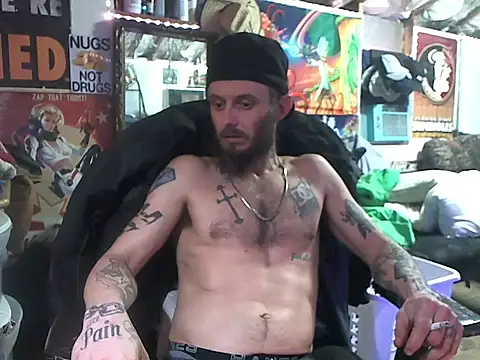 Snapshot of CloudDadddyyy420 chatting on February 9, 2025, 3:32 am CloudDadddyyy420 online show from February 9, 2025, 3:32 am