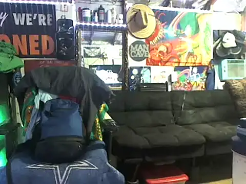 Snapshot of CloudDadddyyy420 chatting on March 6, 2025, 9:42 pm CloudDadddyyy420 online show from March 6, 2025, 9:42 pm