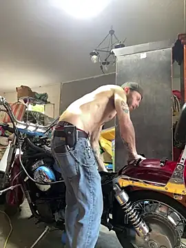 Snapshot of CloudDadddyyy420 chatting on March 14, 2025, 10:38 pm CloudDadddyyy420 online show from March 14, 2025, 10:38 pm