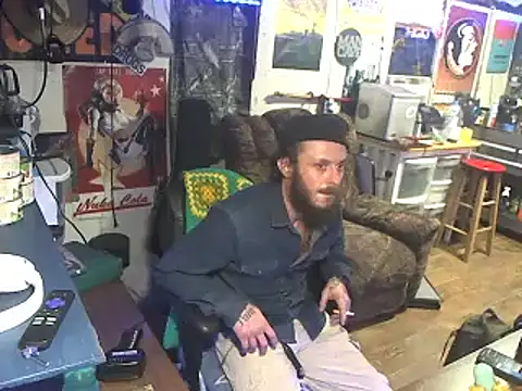 Snapshot of CloudDadddyyy420 chatting on September 21, 2025, 5:03 pm CloudDadddyyy420 online show from September 21, 2025, 5:03 pm