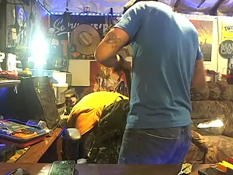 Snapshot of CloudDadddyyy420 chatting on October 15, 2025, 5:51 am CloudDadddyyy420 online show from October 15, 2025, 5:51 am