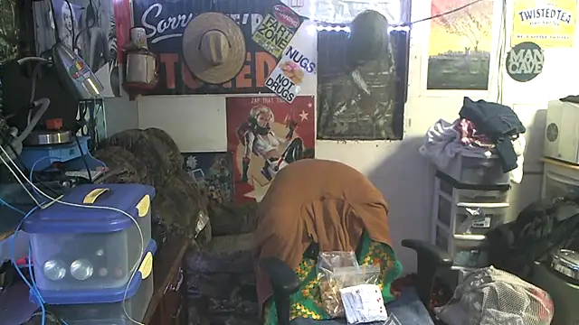 Snapshot of CloudDadddyyy420 chatting on November 11, 2025, 7:58 pm CloudDadddyyy420 online show from November 11, 2025, 7:58 pm