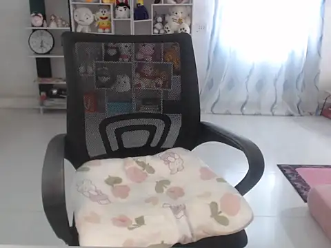 TinyGirls online show from September 19, 2025, 3:08 am