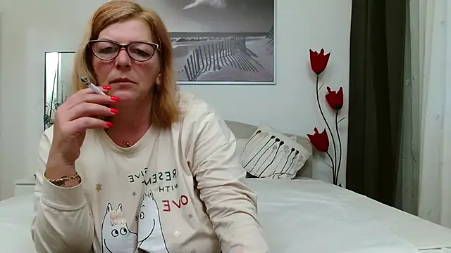 YulliaMilf online show from March 12, 2025, 5:13 am