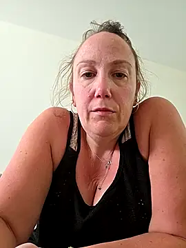 Wisie Cutie online show from April 28, 2026, 4:12 pm