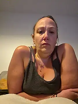Wisie Cutie online show from May 6, 2026, 10:04 pm