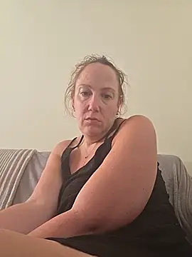 Wisie Cutie online show from May 21, 2026, 3:41 pm