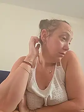 Wisie Cutie online show from May 30, 2026, 10:34 am