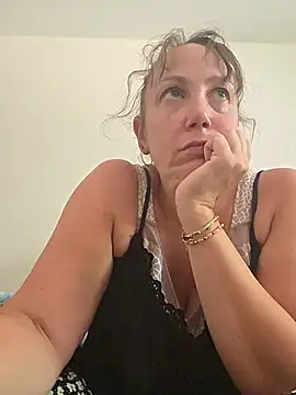 Wisie Cutie online show from June 19, 2026, 2:10 pm