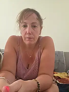 Wisie Cutie online show from July 10, 2026, 3:47 pm