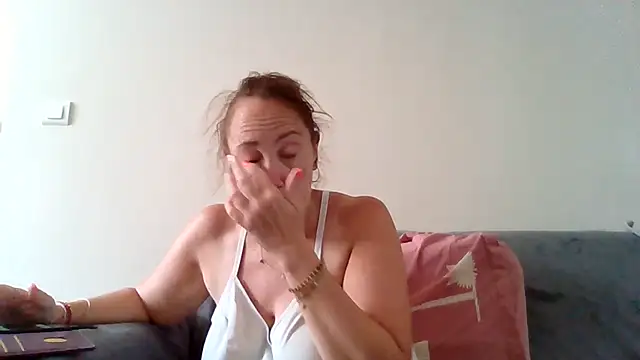 Wisie Cutie online show from July 17, 2026, 9:27 am