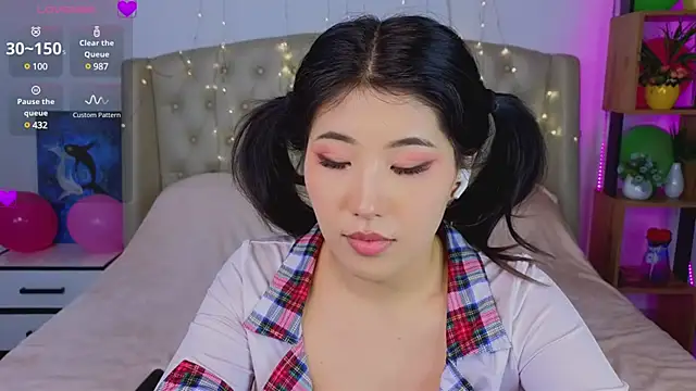 Wendy  Hills online show from February 1, 2025, 6:51 pm