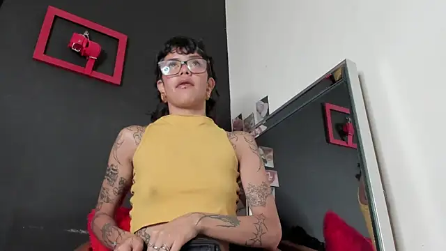 Snapshot of trinitty chatting on March 6, 2025, 1:57 pm trinitty online show from March 6, 2025, 1:57 pm