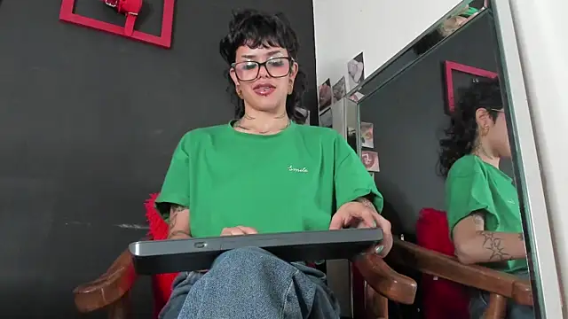 Snapshot of trinitty chatting on March 20, 2025, 6:42 pm trinitty online show from March 20, 2025, 6:42 pm