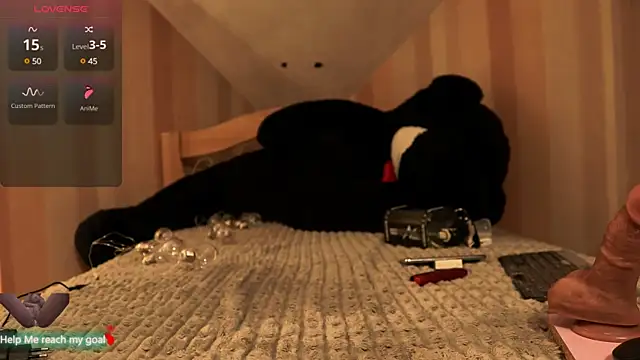 Redhead Shark new online show from January 16, 2025, 10:23 pm