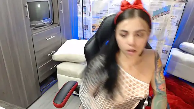 i am nina  online show from February 15, 2025, 2:15 am