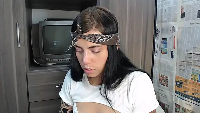 i am nina  online show from February 26, 2025, 2:15 am