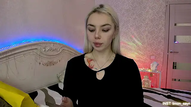 LillyMoure  online show from February 1, 2026, 11:03 pm