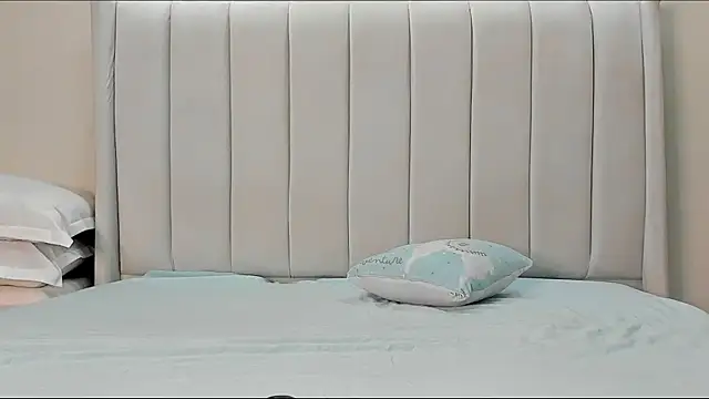  heavenlysent online show from July 29, 2026, 4:43 am