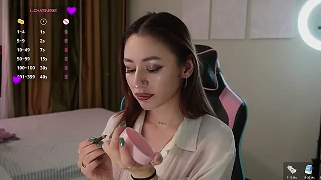 Fiona-Love online show from June 10, 2026, 5:23 pm