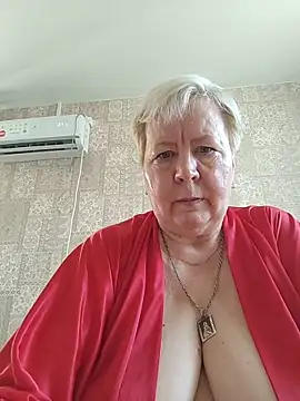 Snapshot of EffectFiona chatting on June 19, 2026, 4:17 am EffectFiona online show from June 19, 2026, 4:17 am