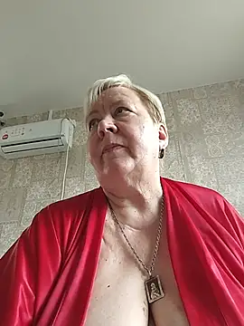 Snapshot of EffectFiona chatting on June 29, 2026, 11:43 am EffectFiona online show from June 29, 2026, 11:43 am