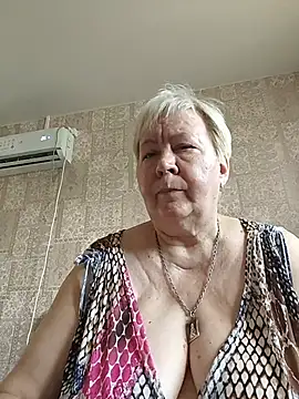 Snapshot of EffectFiona chatting on July 8, 2026, 12:53 pm EffectFiona online show from July 8, 2026, 12:53 pm