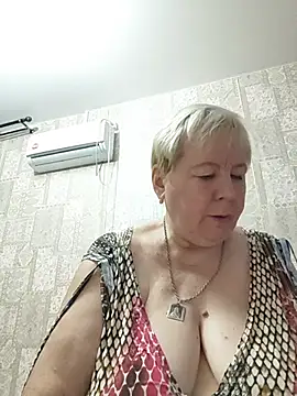 Snapshot of EffectFiona chatting on July 11, 2026, 10:55 pm EffectFiona online show from July 11, 2026, 10:55 pm