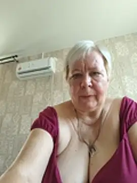 Snapshot of EffectFiona chatting on July 23, 2026, 4:32 am EffectFiona online show from July 23, 2026, 4:32 am