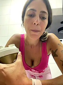 Snapshot of Gipoltergeist chatting on September 30, 2025, 2:16 am Gipoltergeist online show from September 30, 2025, 2:16 am