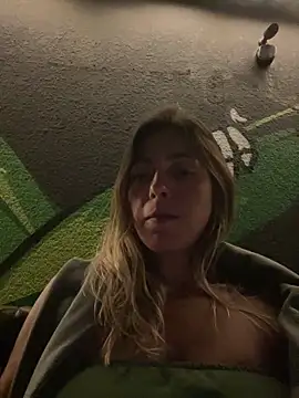 Snapshot of Gipoltergeist chatting on October 26, 2025, 3:34 am Gipoltergeist online show from October 26, 2025, 3:34 am