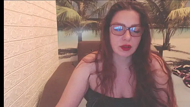 Snapshot of Queen__Natasha chatting on November 17, 2025, 10:15 pm Queen Natasha online show from November 17, 2025, 10:15 pm