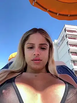 Snapshot of BritneyDimond chatting on December 26, 2024, 12:59 pm BritneyDimond online show from December 26, 2024, 12:59 pm