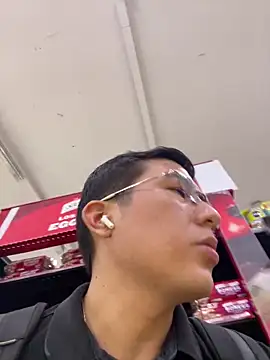 andrewmhilton  online show from March 22, 2025, 8:26 pm