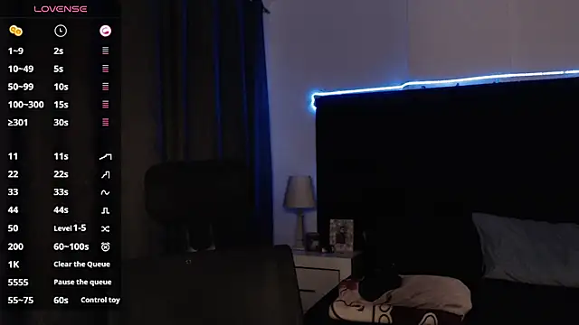 andrewmhilton  online show from October 10, 2025, 5:17 am