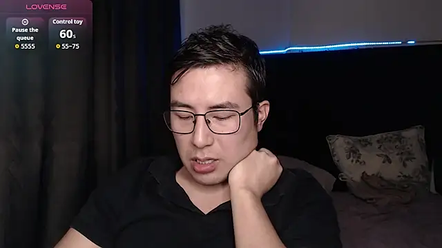 andrewmhilton  online show from January 12, 2026, 6:29 am