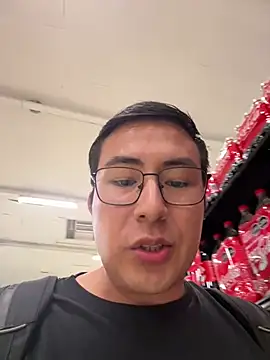 andrewmhilton  online show from March 5, 2026, 12:28 am