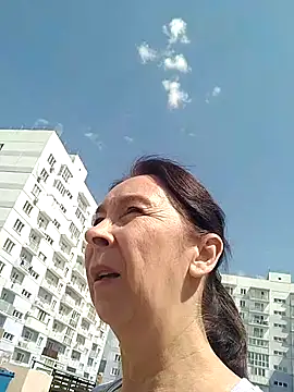 Snapshot of Celine_Faer1 chatting on June 3, 2026, 5:43 am Celine Faer1 online show from June 3, 2026, 5:43 am