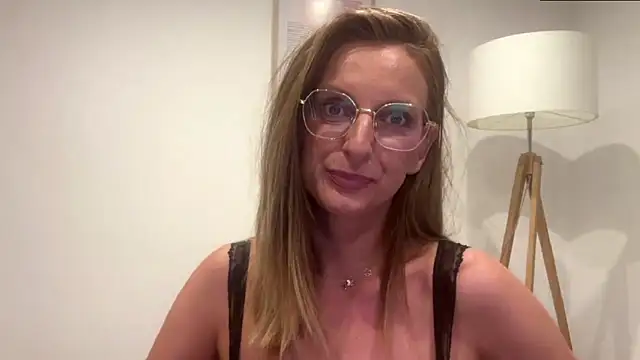 Snapshot of HornyJudith chatting on June 10, 2026, 6:07 pm HornyJudith online show from June 10, 2026, 6:07 pm