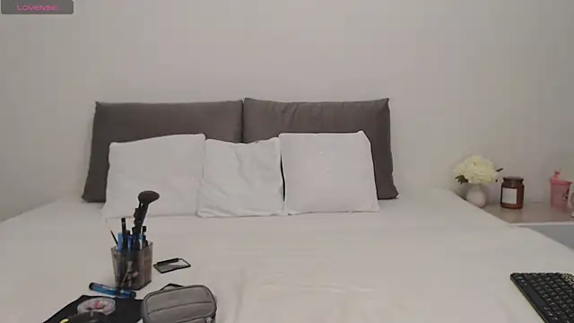 Snapshot of Kate001 chatting on February 1, 2025, 5:39 am Kate001 online show from February 1, 2025, 5:39 am