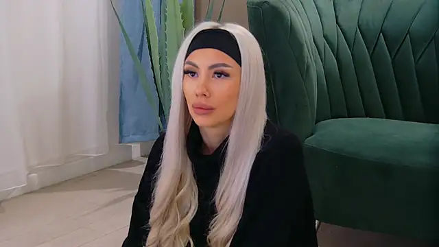 Snapshot of Bailey_Rush chatting on November 14, 2025, 4:49 pm Bailey Rush online show from November 14, 2025, 4:49 pm