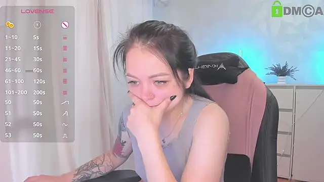 Snapshot of AnnyHoney_ chatting on July 2, 2026, 9:37 am AnnyHoney online show from July 2, 2026, 9:37 am