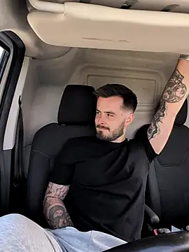 Snapshot of Brightspark22 chatting on April 4, 2026, 9:51 am Brightspark22 online show from April 4, 2026, 9:51 am