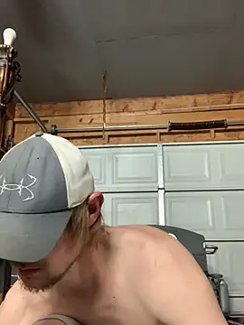 Snapshot of Midwestalpha chatting on April 21, 2026, 8:31 am Midwestalpha online show from April 21, 2026, 8:31 am