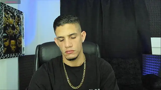 jhonnysnow17 online show from June 16, 2026, 1:52 am