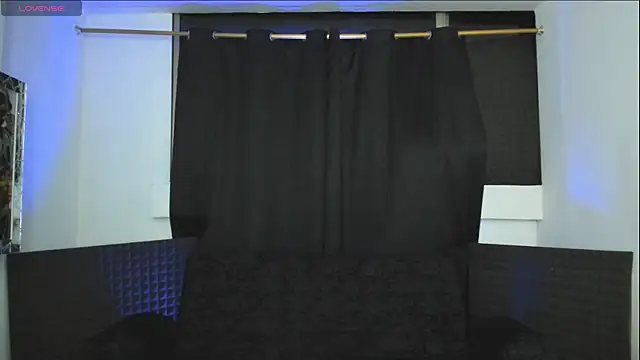 jhonnysnow17 online show from June 20, 2026, 3:42 am