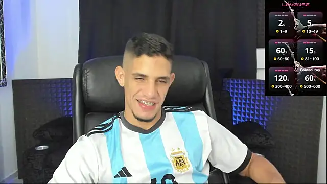 jhonnysnow17 online show from July 16, 2026, 7:36 am