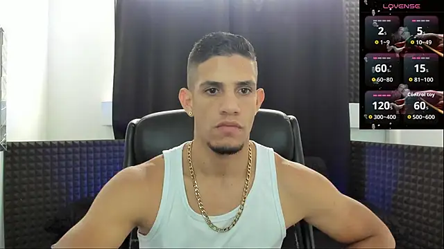 jhonnysnow17 online show from August 3, 2026, 7:28 pm