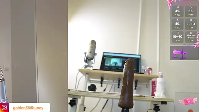 Snapshot of Miss69Ri99 chatting on January 5, 2025, 4:38 pm Miss69Ri99 online show from January 5, 2025, 4:38 pm