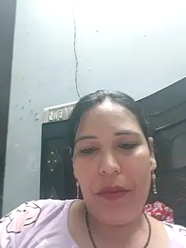Poojabhabi101 online show from April 25, 2026, 5:21 am